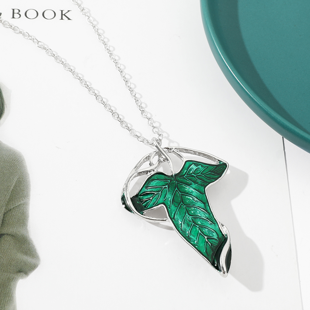 Vintage Green Leaf Pendant Nec - Vintage Fashion Theme recension och pris