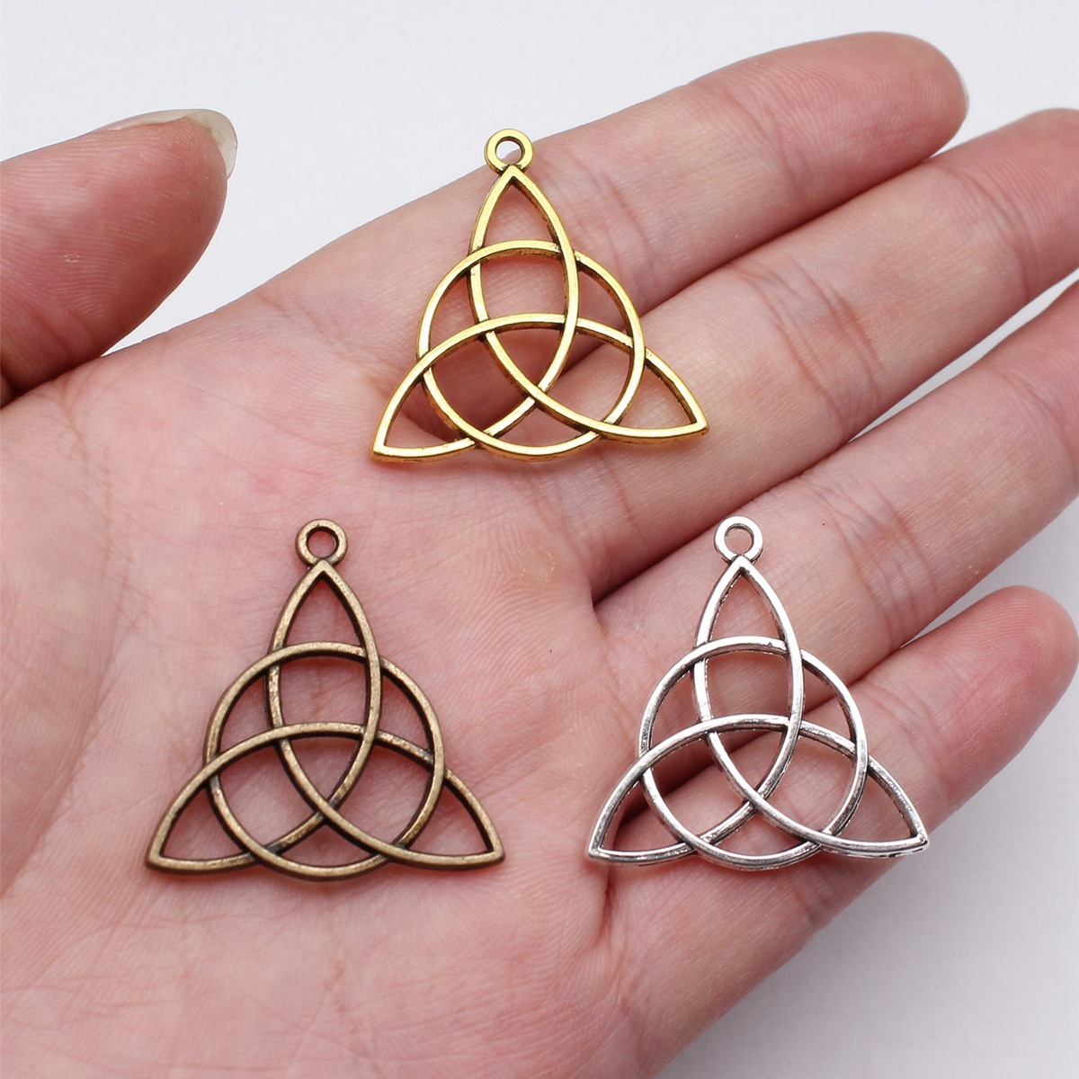 Celtic Witch Knot Charms Inter - Vintage Fashion Earrings recension och pris