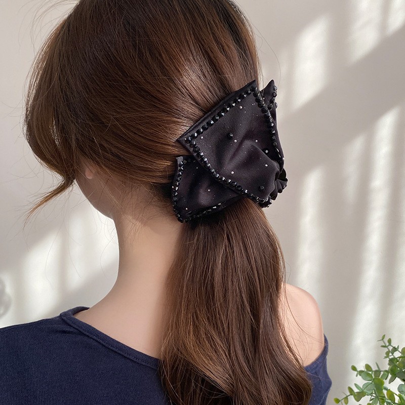 Elegant Large Rhinestones Bow  - Vintage Fashion Ornaments recension och pris
