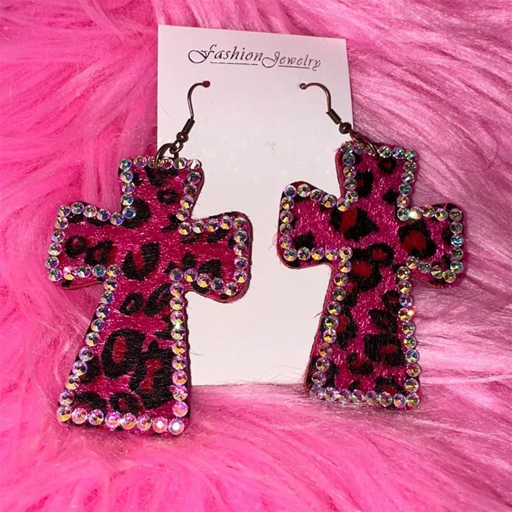 Trendy Y2K Shiny Crystal Cross - Vintage Fashion Illustrations recension och pris