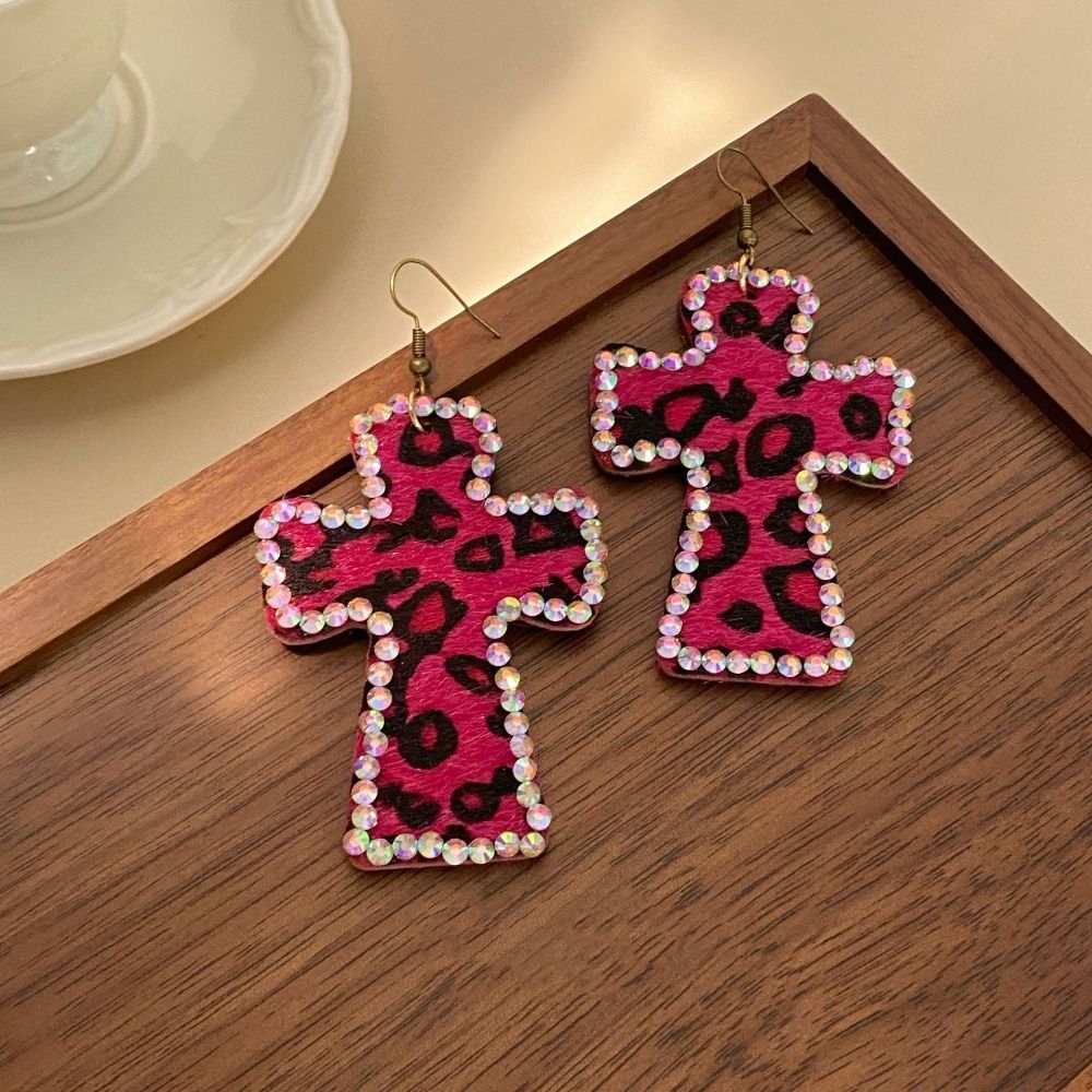 Trendy Y2K Shiny Crystal Cross - Vintage Fashion Illustrations recension och pris