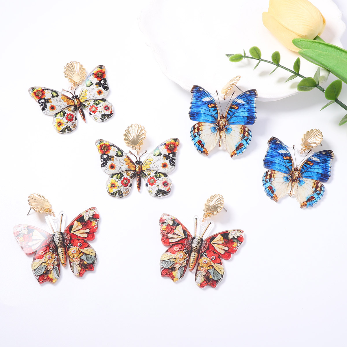 Vintage Colorful Butterfly Dan - Vintage Fashion Illustrations recension och pris