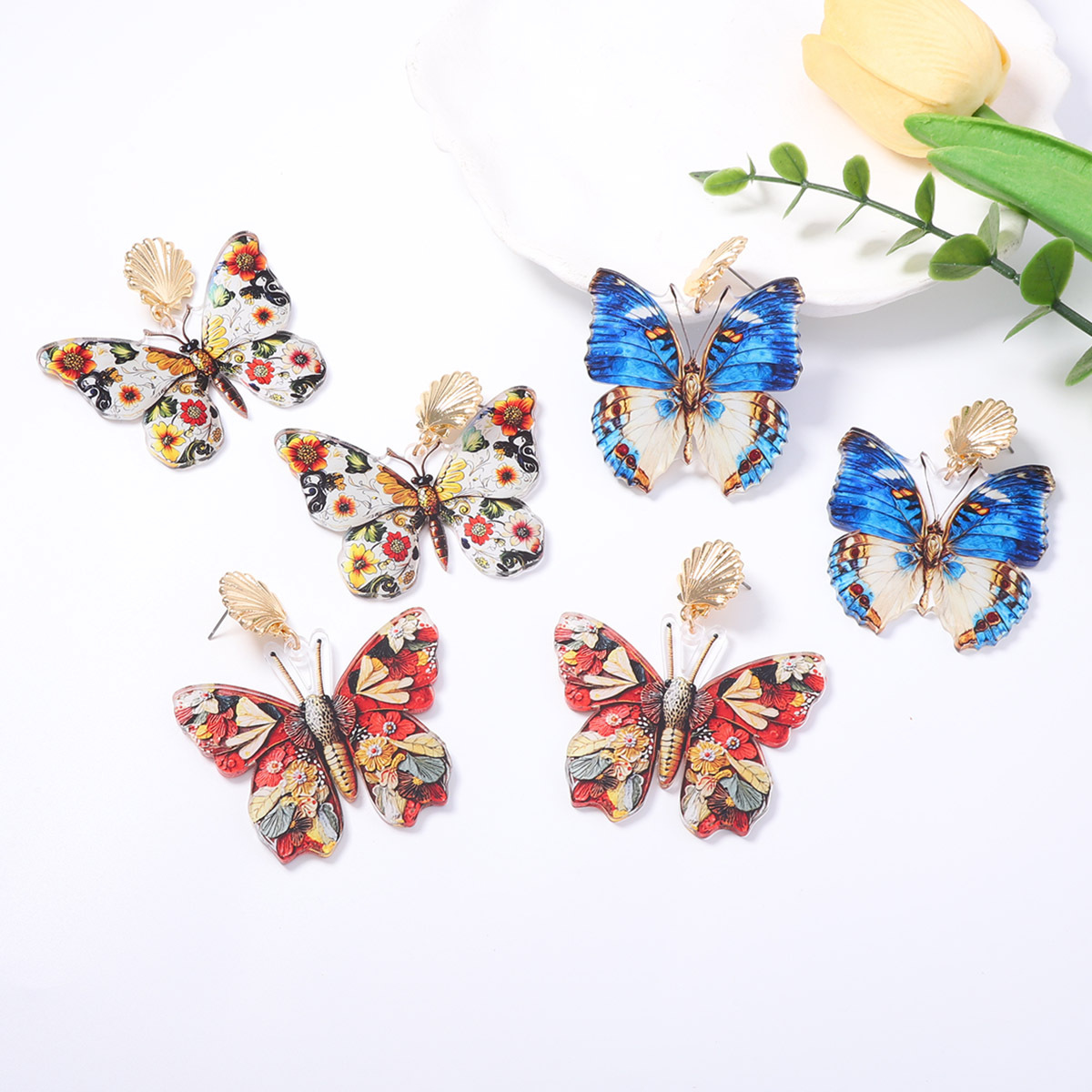 Vintage Colorful Butterfly Dan - Vintage Fashion Illustrations recension och pris
